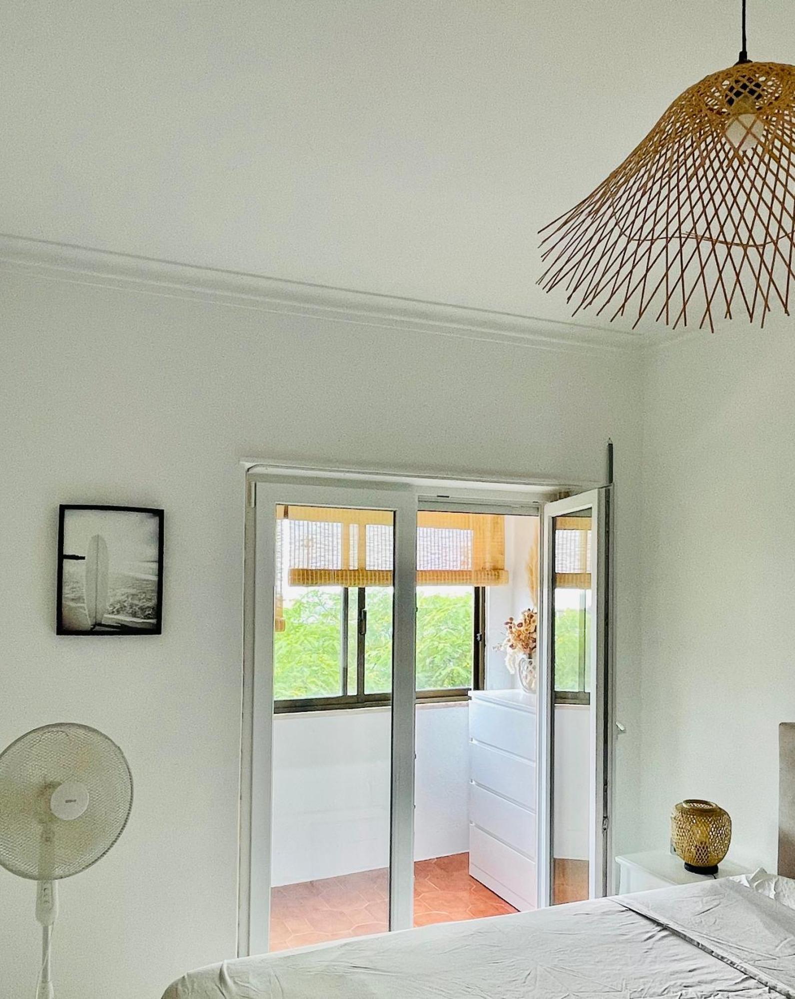 1-Bedroom Sea View Apartment With Private Balcony Costa Da Caparica, Just 5 Minutes From The Beach 코스타 다 카파리카 외부 사진